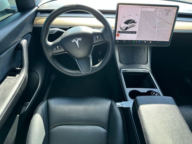 Used 2021 Tesla Model Y Long Range image 16