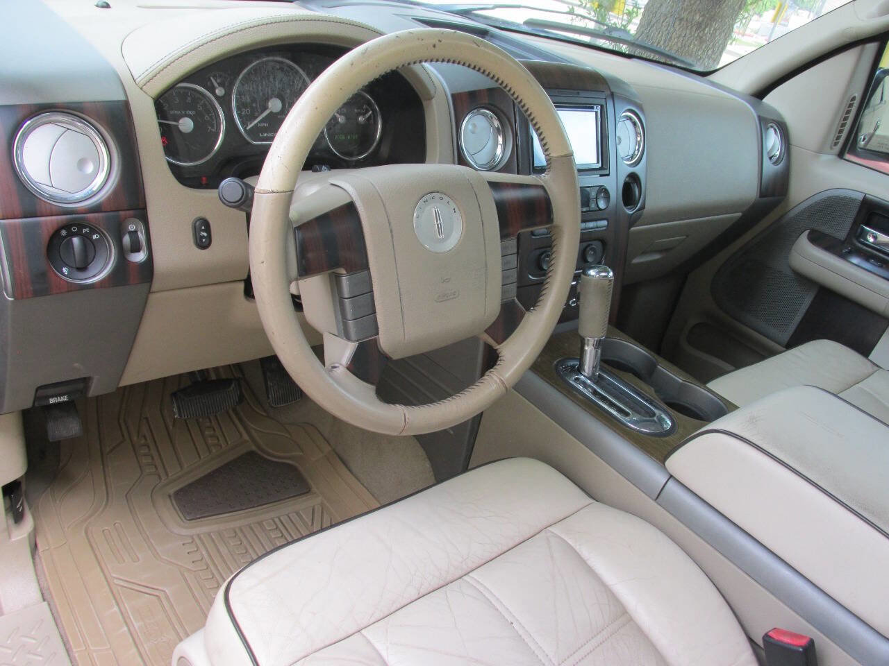 Used 2006 Lincoln Mark LT 2WD image 10