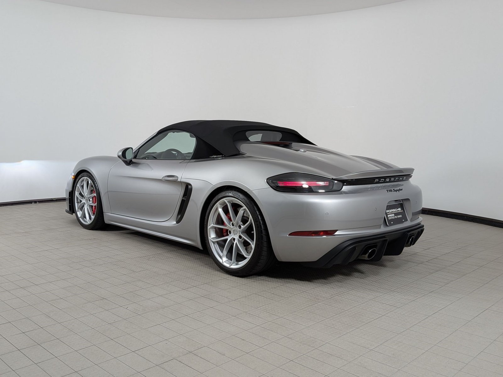 Certified 2021 Porsche 718 Boxster Spyder RWD image 3