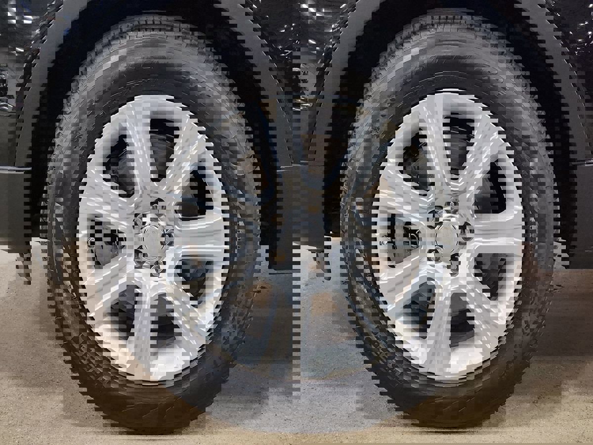 Used 2016 Land Rover Range Rover Evoque SE Premium image 29