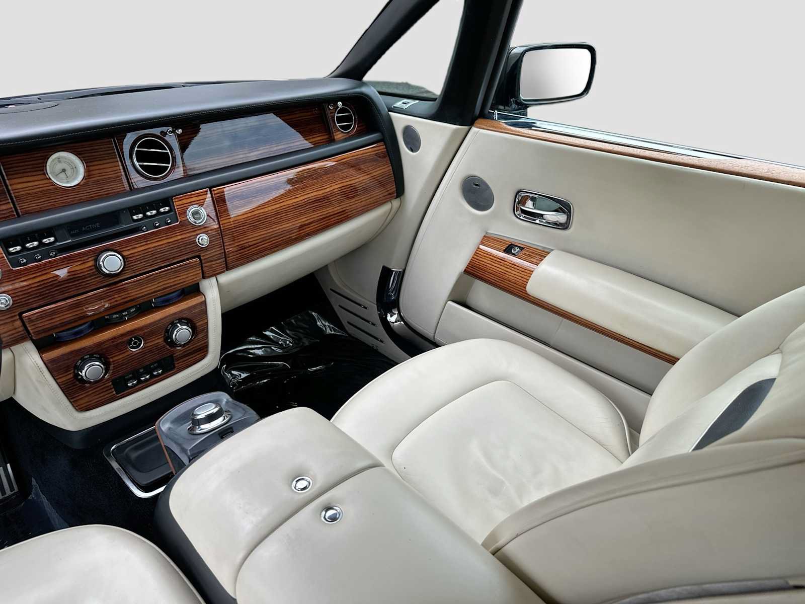 Used 2009 Rolls-Royce Phantom Drophead Coupe RWD image 21