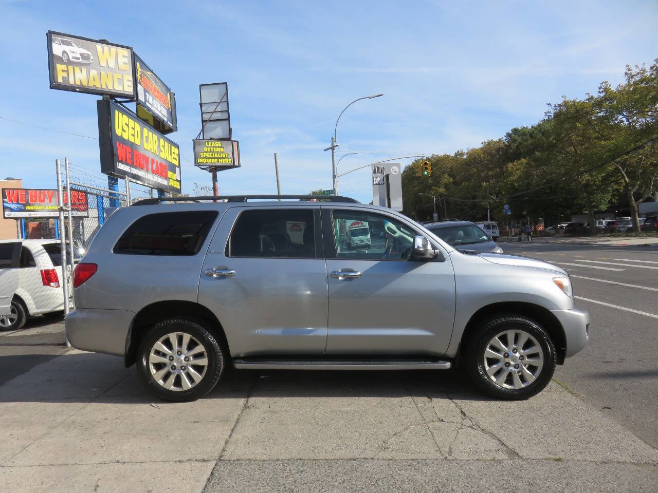 Used 2016 Toyota Sequoia Platinum image 8