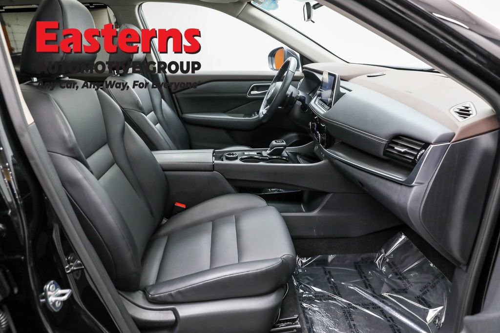 Used 2021 Nissan Rogue SV w/ Premium Package image 27