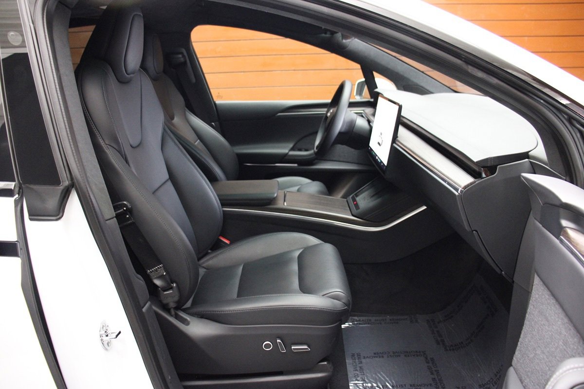 Used 2023 Tesla Model X AWD/4WD image 18
