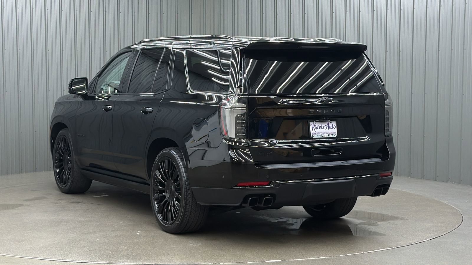 Used 2025 Chevrolet Tahoe High Country AWD/4WD image 3
