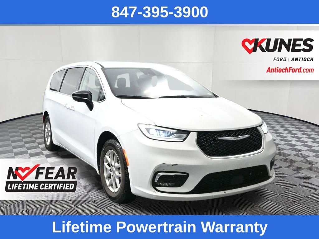 Used 2024 Chrysler Pacifica Touring-L