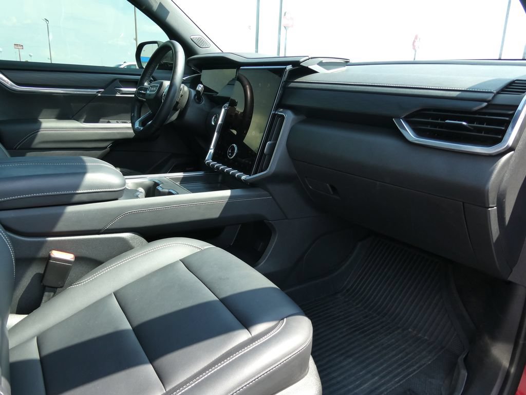 Certified 2025 GMC Acadia Elevation w/ Elevation Premium Package FWD image 15