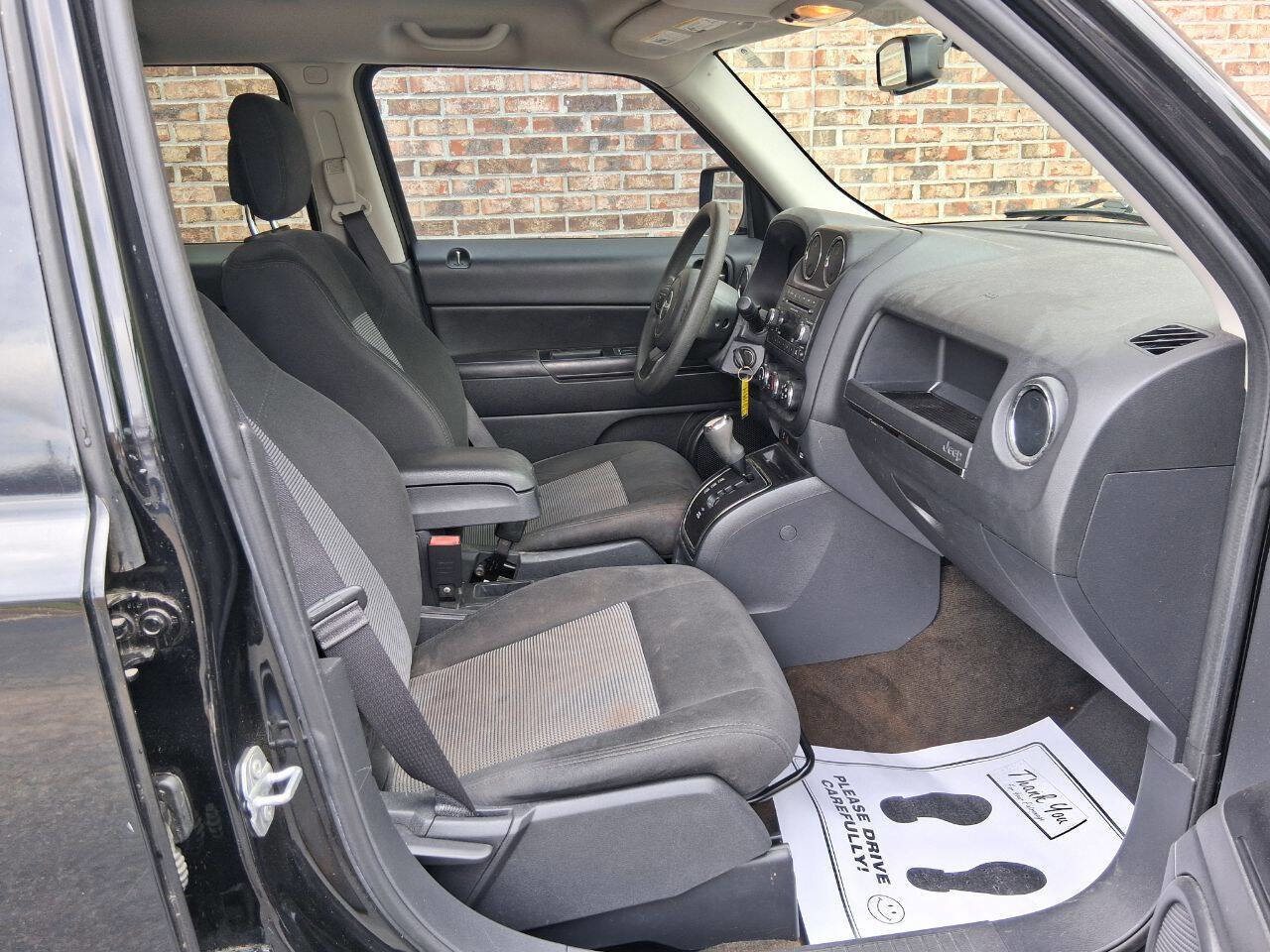 Used 2017 Jeep Patriot Sport w/ Power Value Group FWD image 11