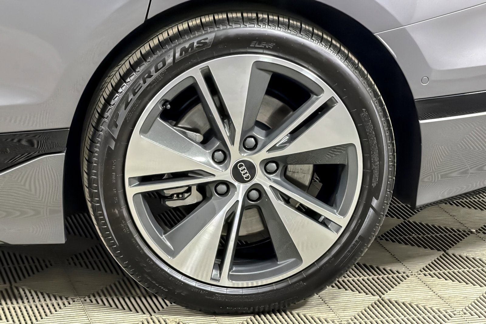 Certified 2025 Audi A6 e-tron Premium w/ Convenience Package RWD image 25