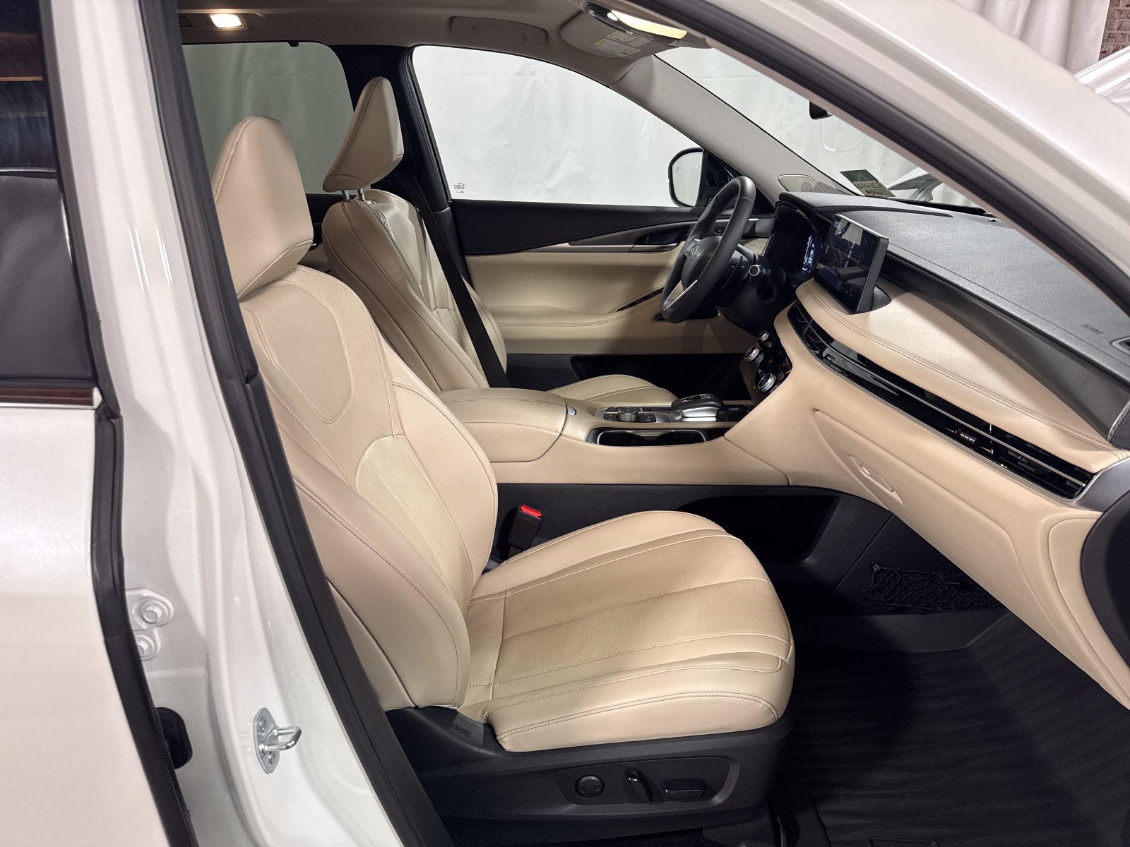 Used 2022 INFINITI QX60 Luxe w/ Performance Audio Package AWD/4WD image 26