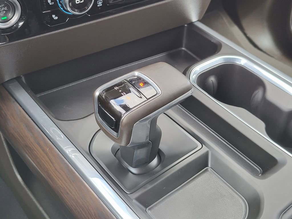 Used 2024 GMC Sierra 1500 SLT w/ SLT Premium Package AWD/4WD image 32