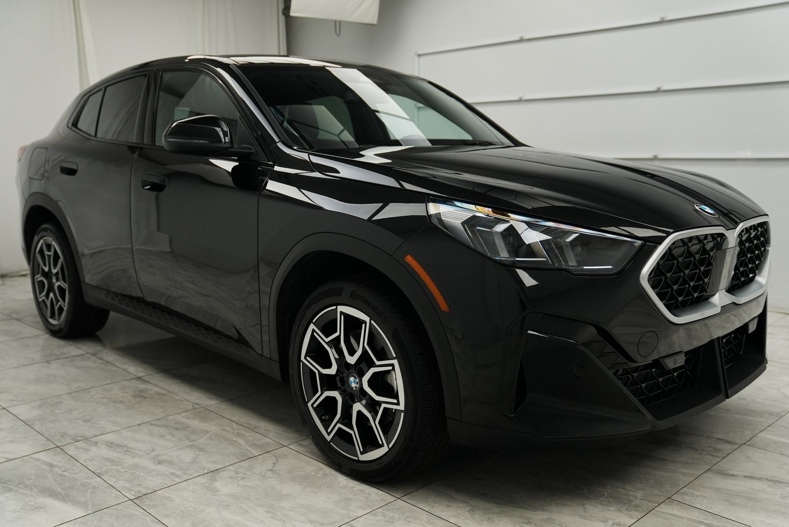 Used 2025 BMW X2 xDrive28i w/ Convenience Package image 2