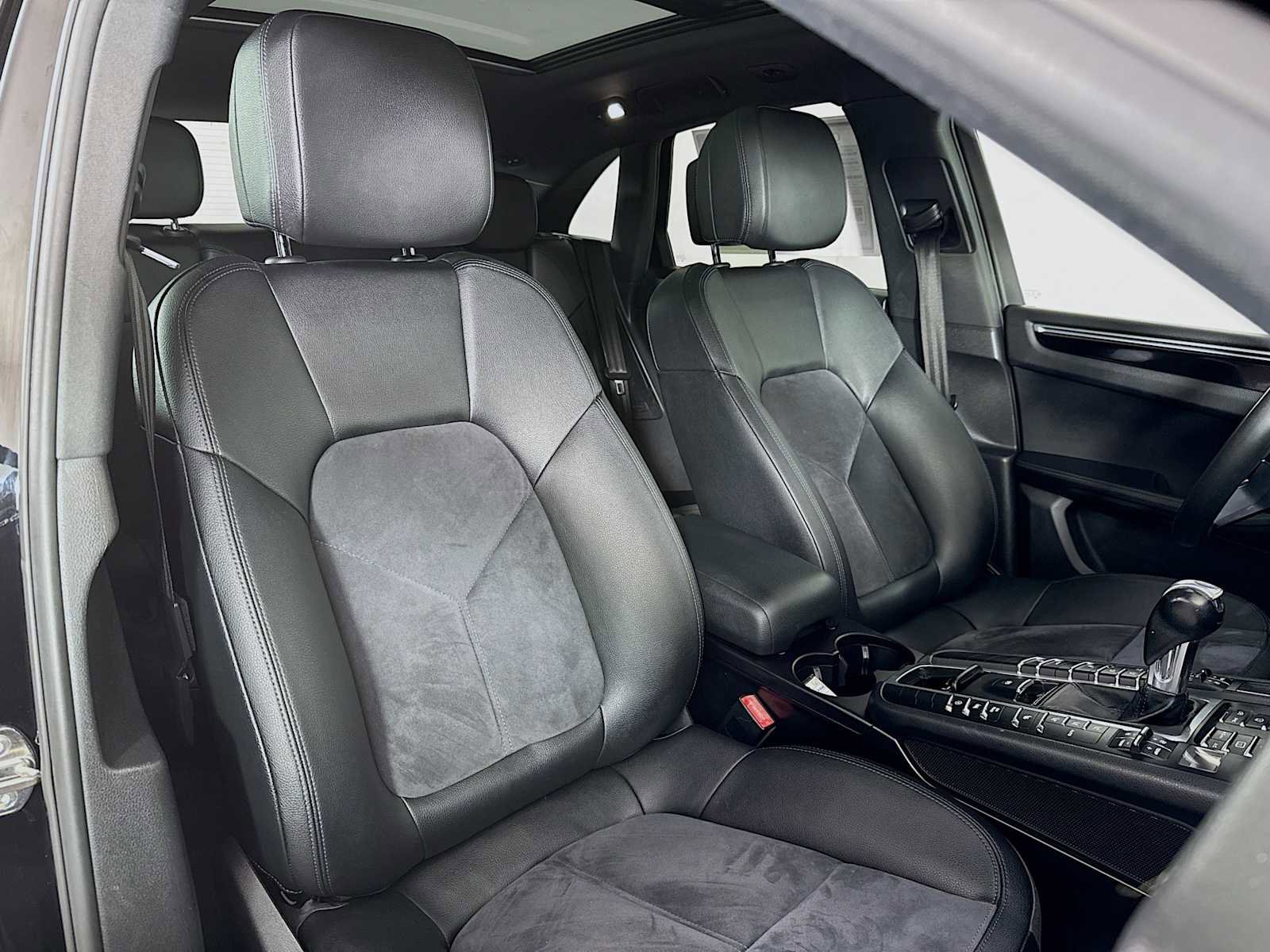 Used 2017 Porsche Macan image 26