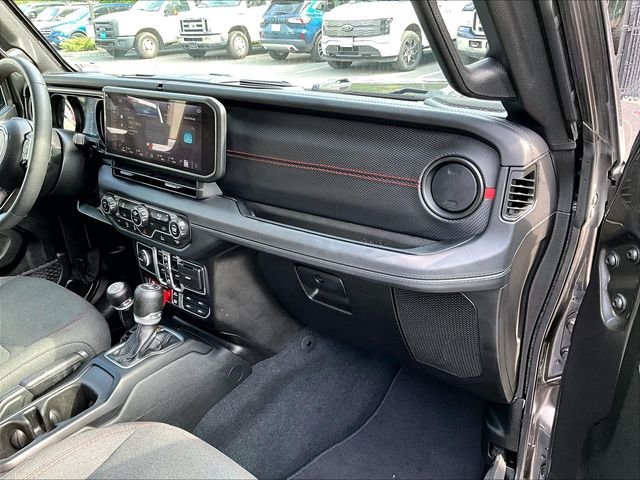 Used 2024 Jeep Wrangler Unlimited Rubicon AWD/4WD image 17