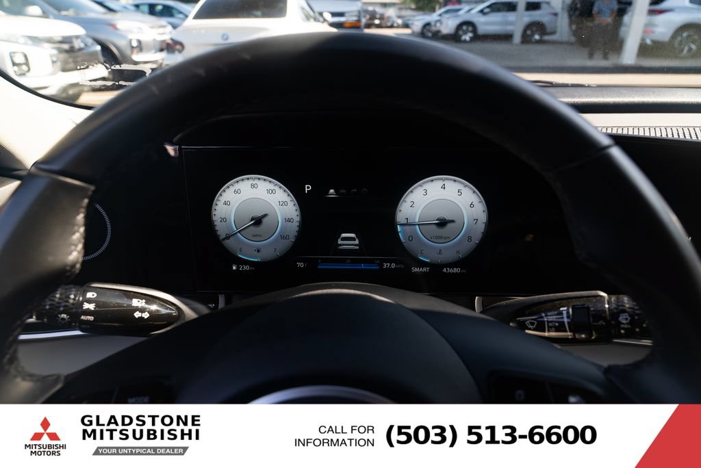Used 2025 Hyundai Elantra Limited FWD image 11