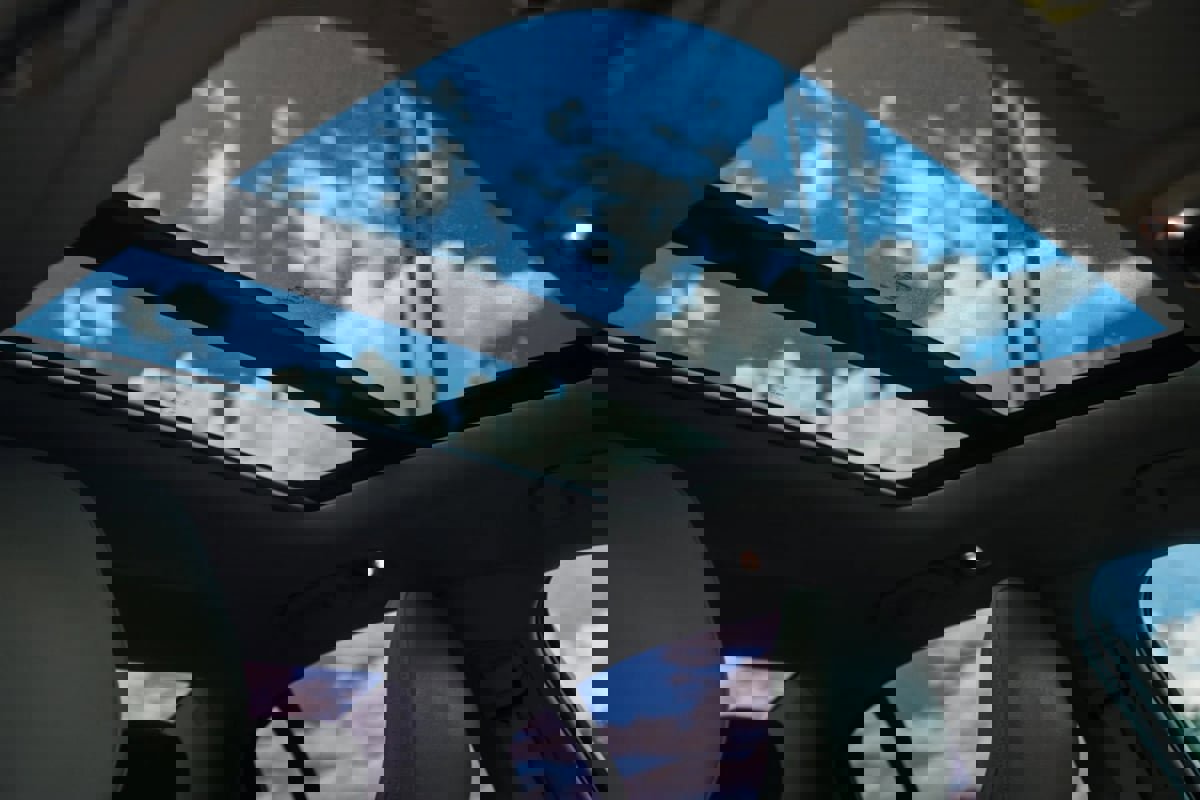 Used 2020 Volvo S60 T6 Momentum image 16