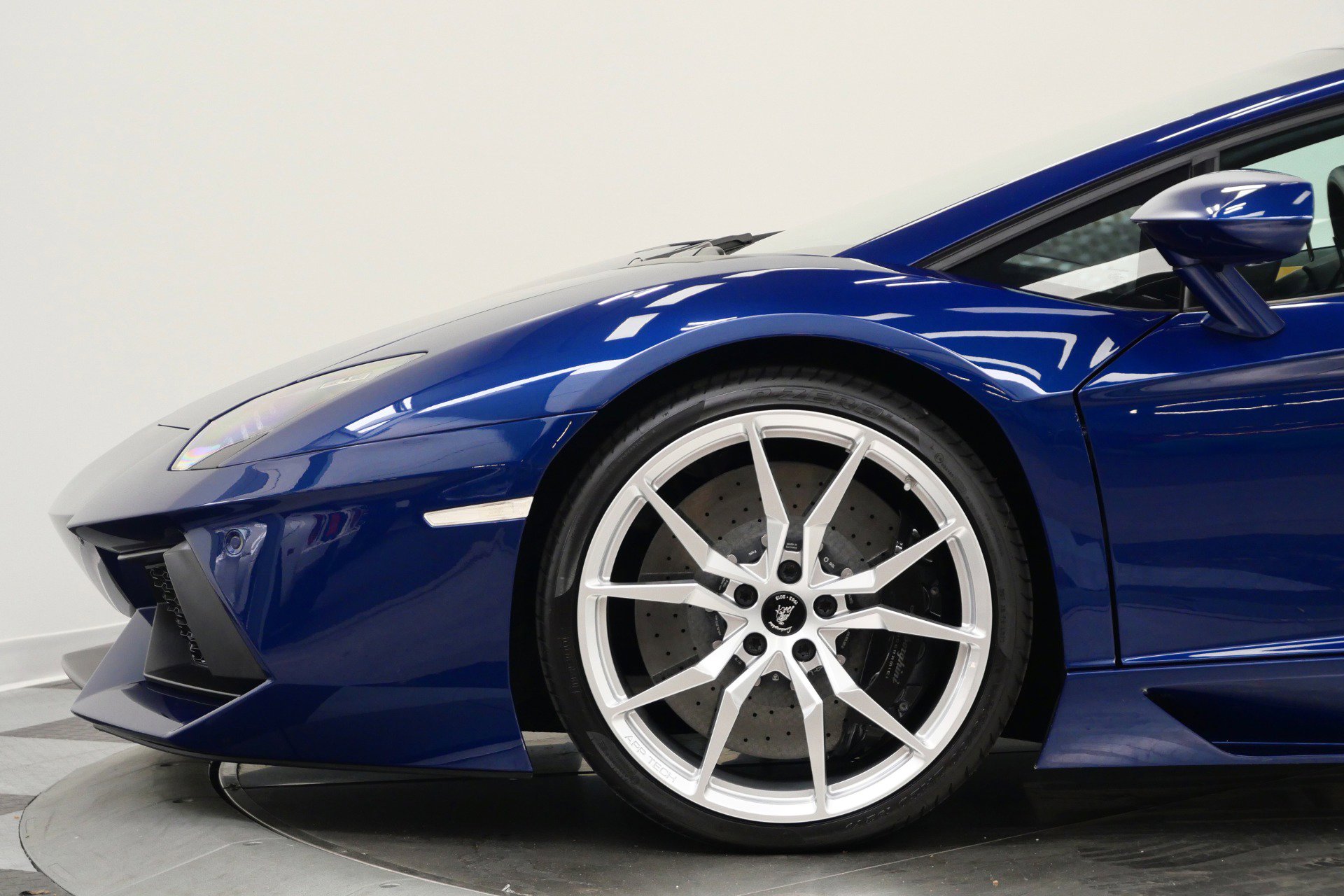 Used 2014 Lamborghini Aventador LP 700-4 image 49