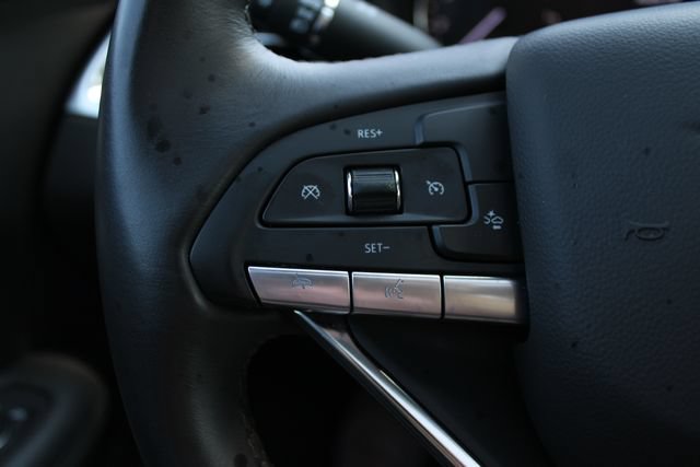 Used 2025 Cadillac XT6 Luxury AWD/4WD image 9
