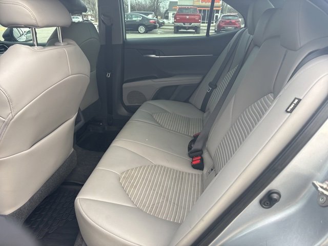 Used 2020 Toyota Camry SE image 6