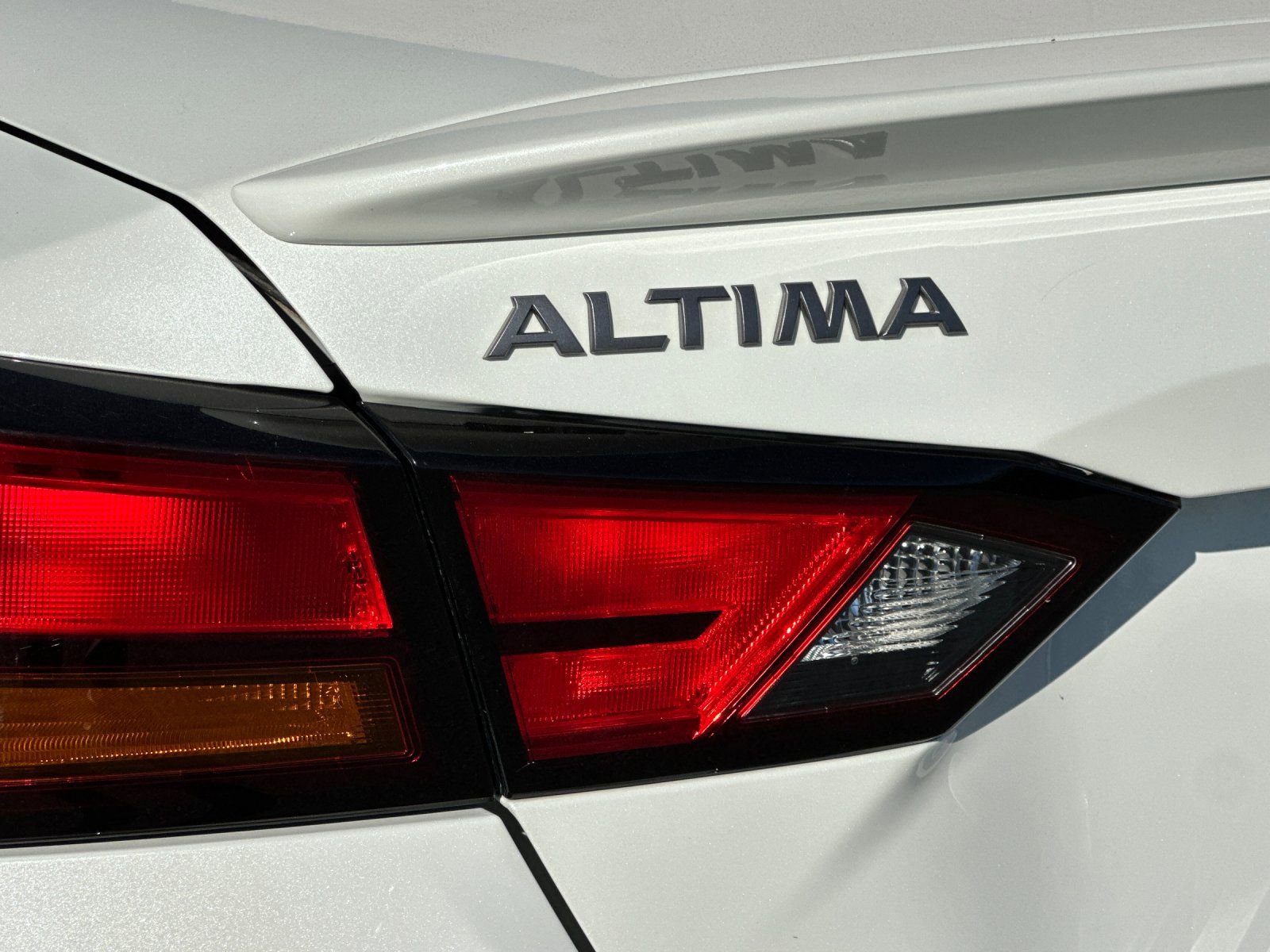 Used 2023 Nissan Altima 2.0 SR image 32