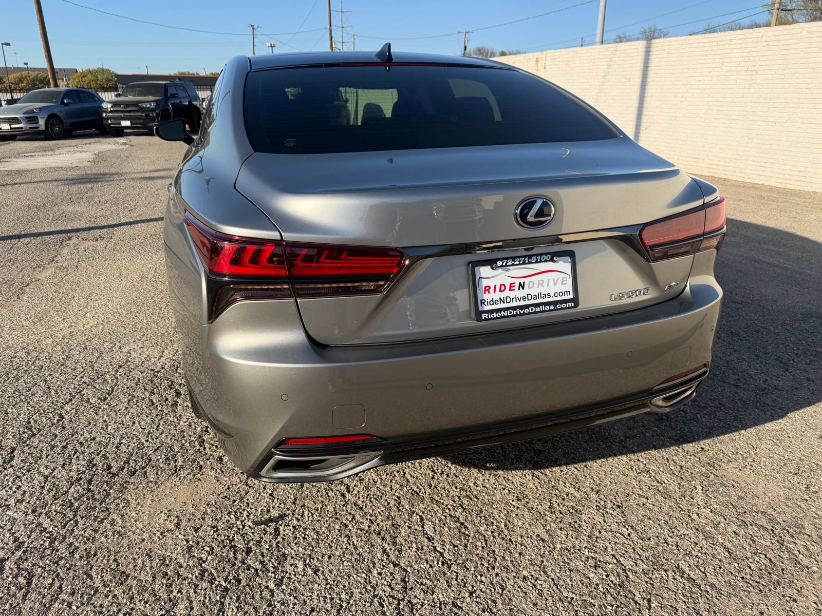 Used 2023 Lexus LS 500 F Sport w/ Accessory Package (Z2) image 5
