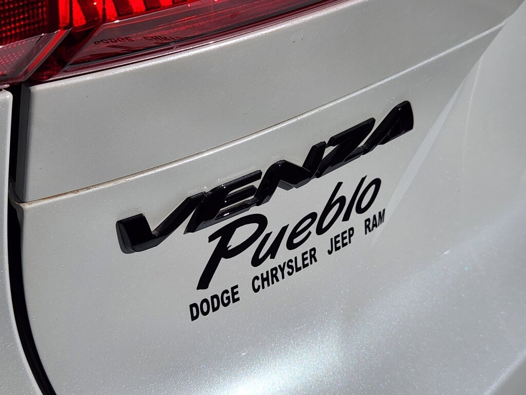 Used 2024 Toyota Venza Nightshade image 11