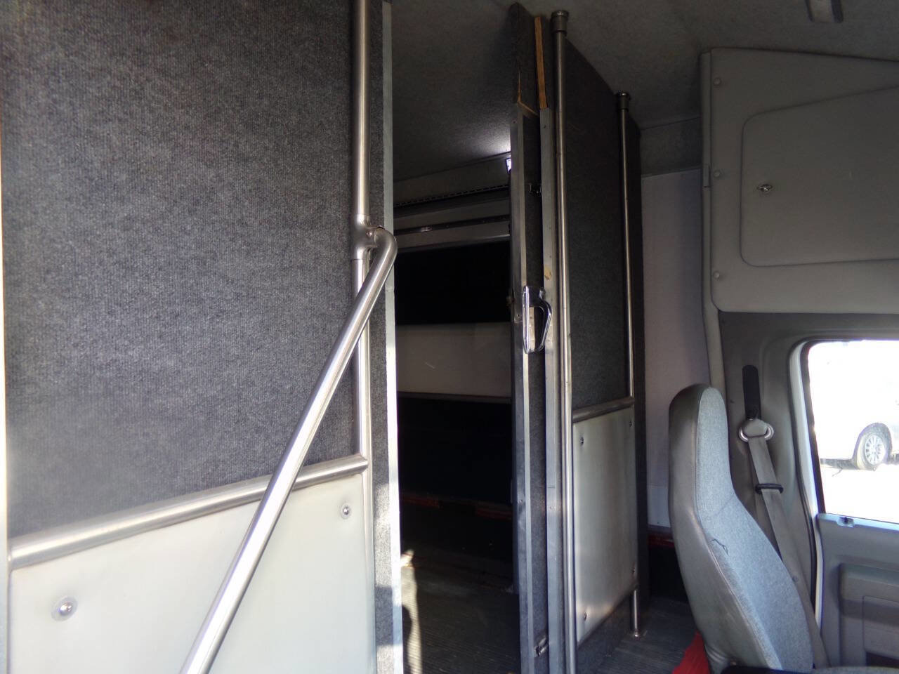 Used 2019 Ford E-450 and Econoline 450 Super Duty w/ Shuttle Bus Prep Package RWD image 37