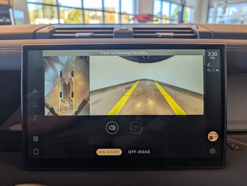 Used 2023 Land Rover Defender 130 SE image 22