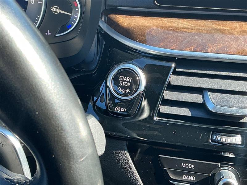 Used 2017 BMW 540i xDrive image 39