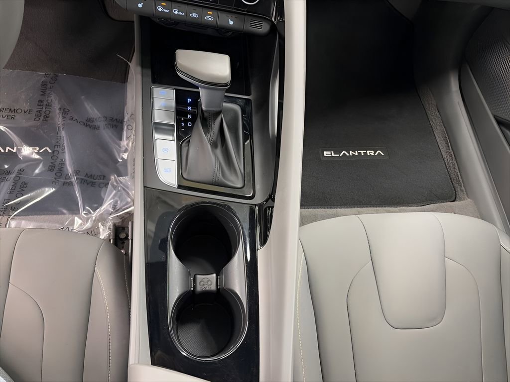 Used 2023 Hyundai Elantra SEL w/ Convenience Package image 23