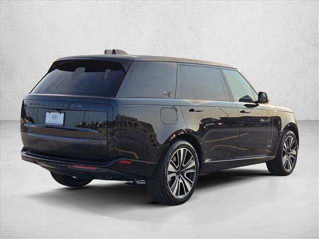 New 2026 Land Rover Range Rover Long Wheelbase SE AWD/4WD image 2