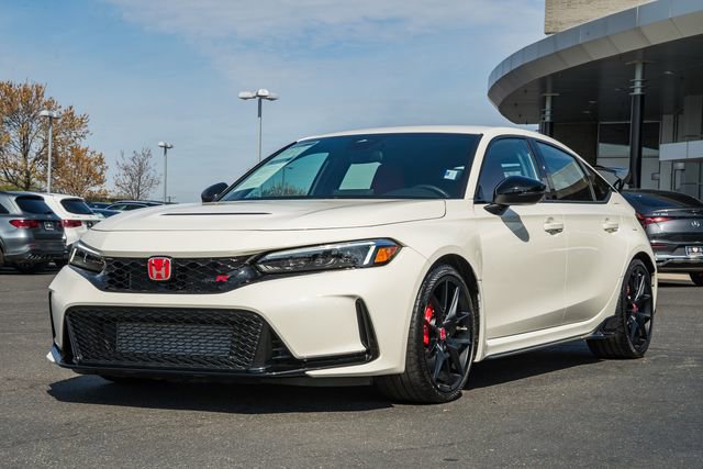 Used 2024 Honda Civic Type R image 3