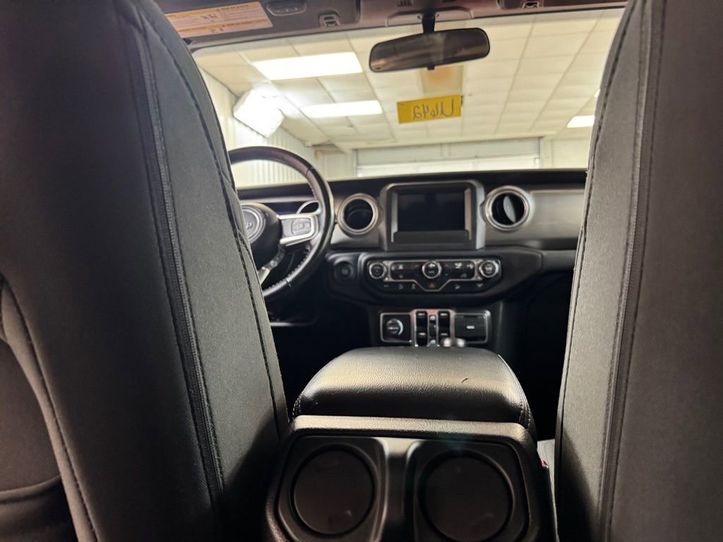 Used 2019 Jeep Wrangler Unlimited Sahara image 22