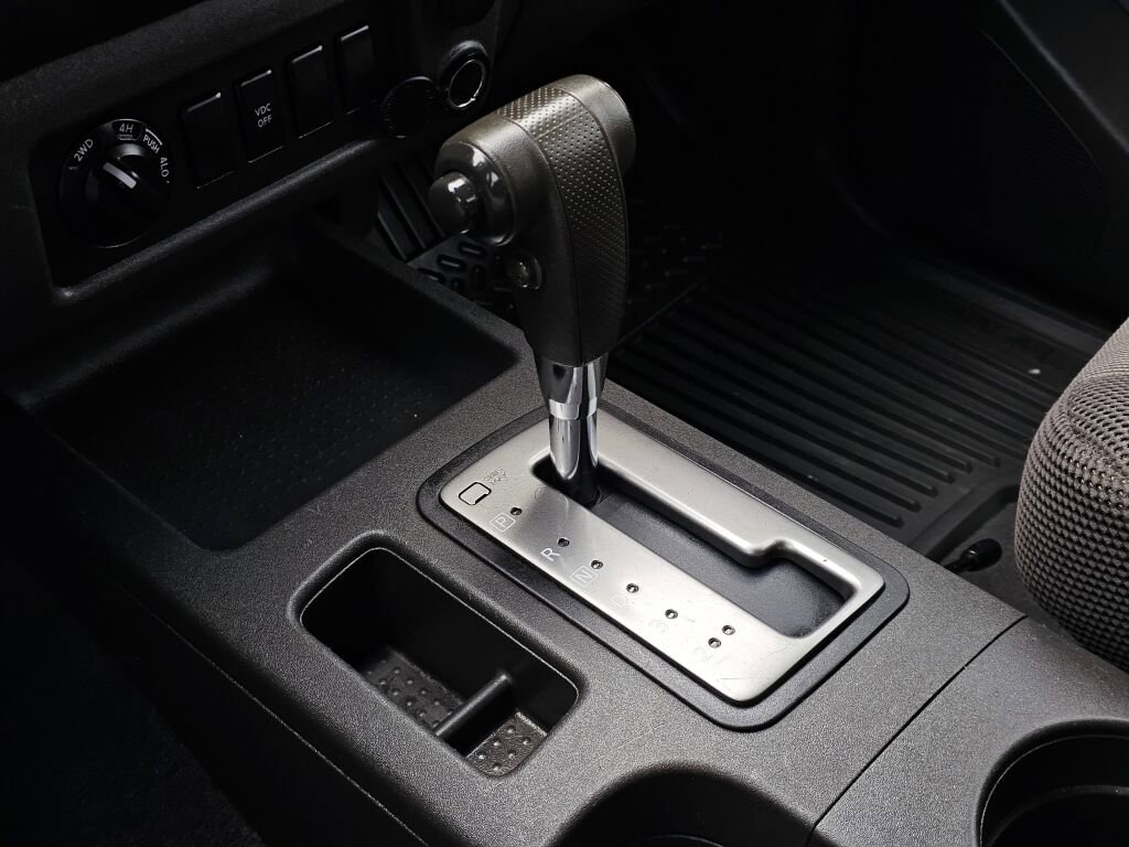 Used 2007 Nissan Xterra S w/ Side & Curtain Airbag Pkg image 23