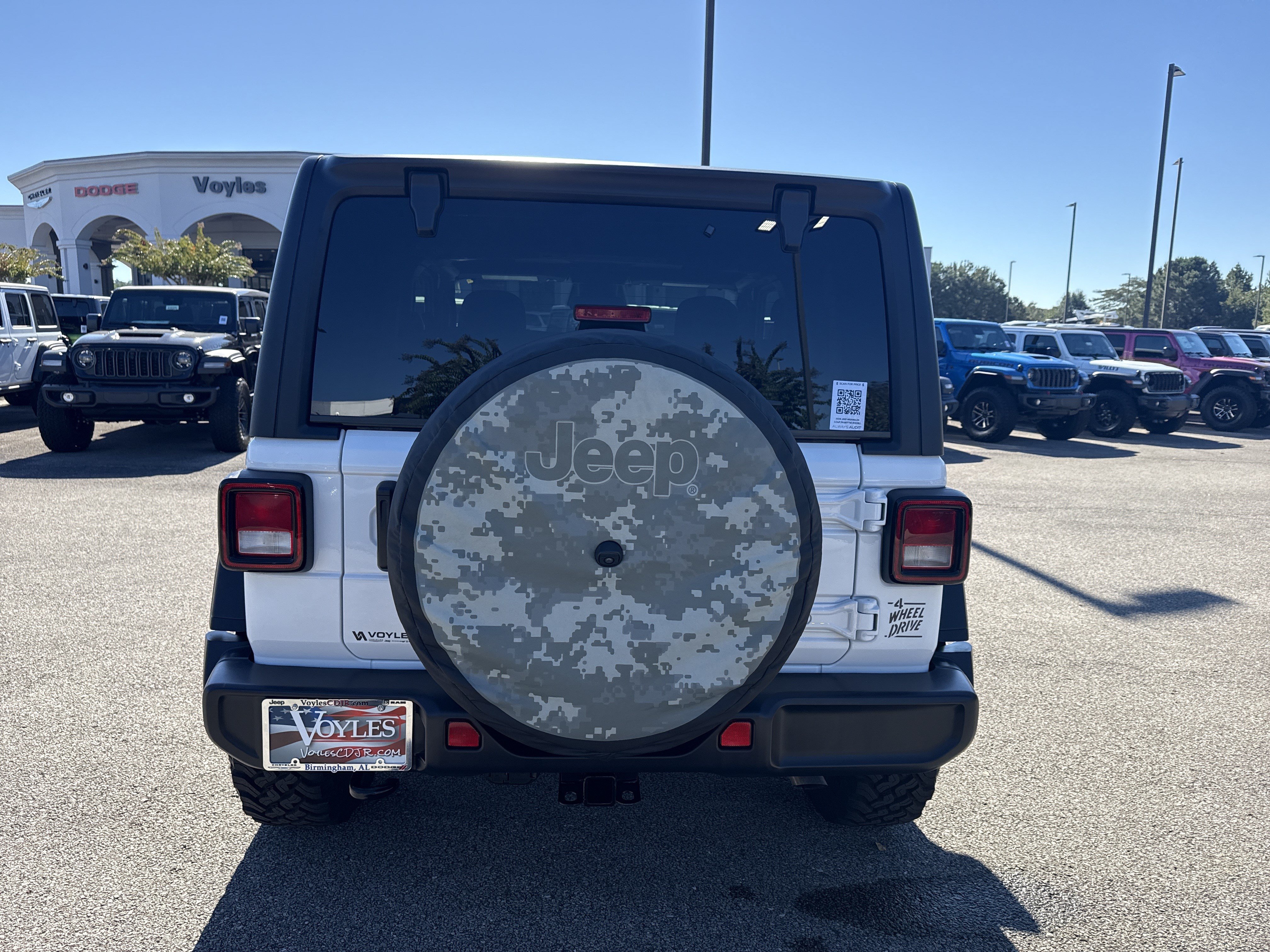 Used 2026 Jeep Wrangler Sport AWD/4WD image 6