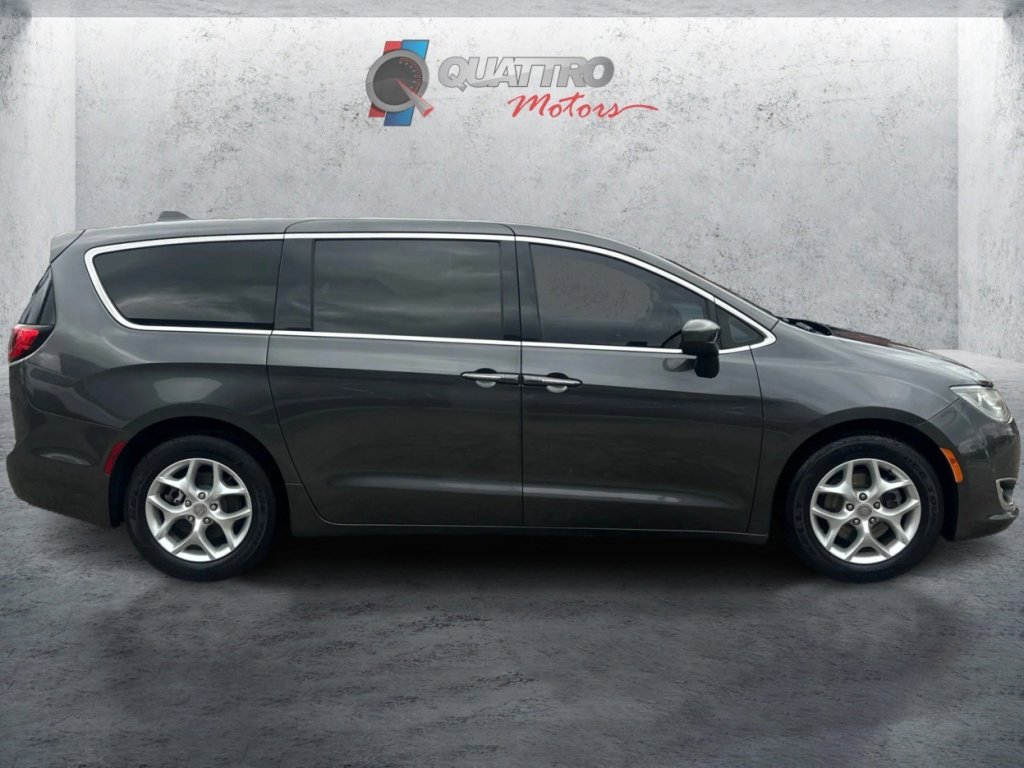 Used 2017 Chrysler Pacifica Touring Plus w/ Tire & Wheel Group image 7