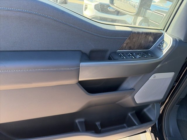 New 2026 Ford F250 Lariat w/ Chrome Package image 17