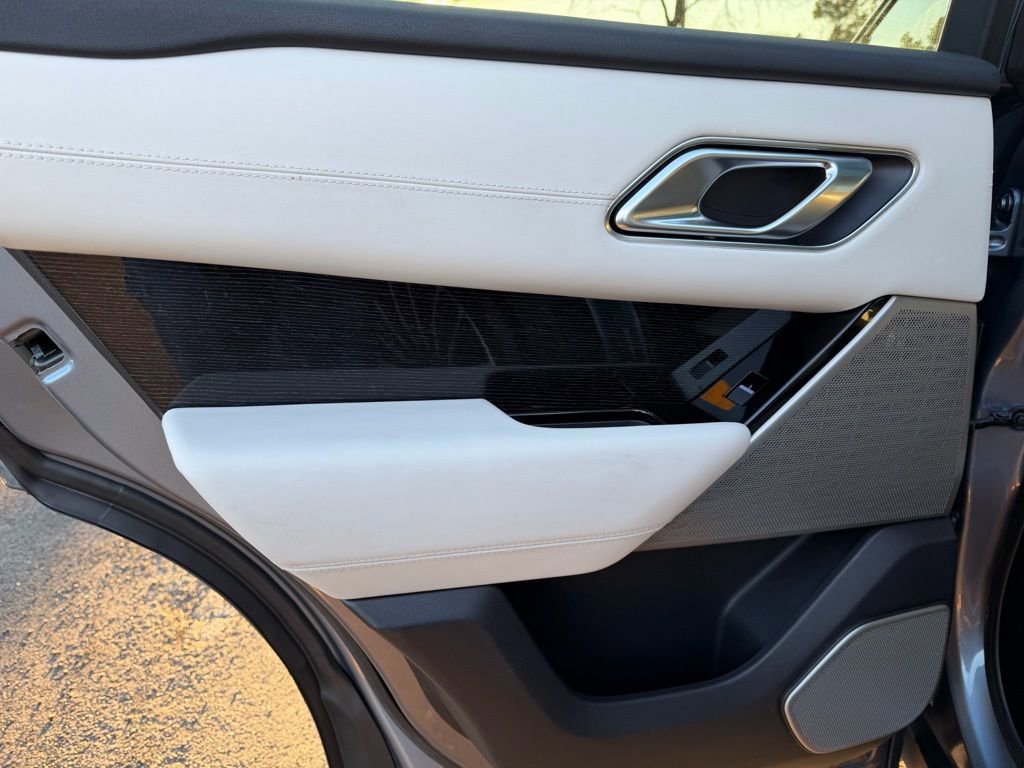 Used 2020 Land Rover Range Rover Velar R-Dynamic HSE image 29