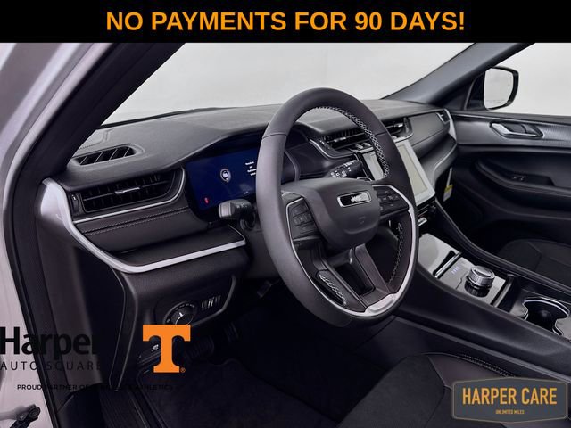 New 2025 Jeep Grand Cherokee Altitude image 11