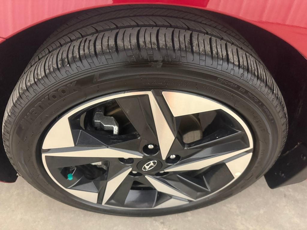 Certified 2023 Hyundai Elantra Limited w/ Cargo Package FWD image 9