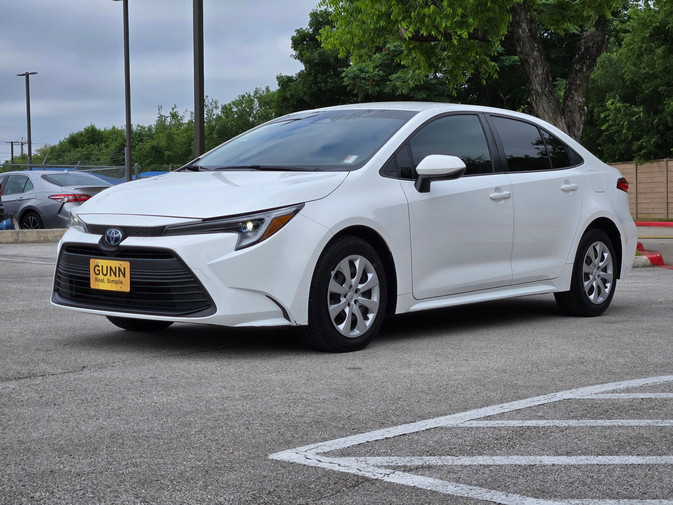 Used 2024 Toyota Corolla LE FWD image 7