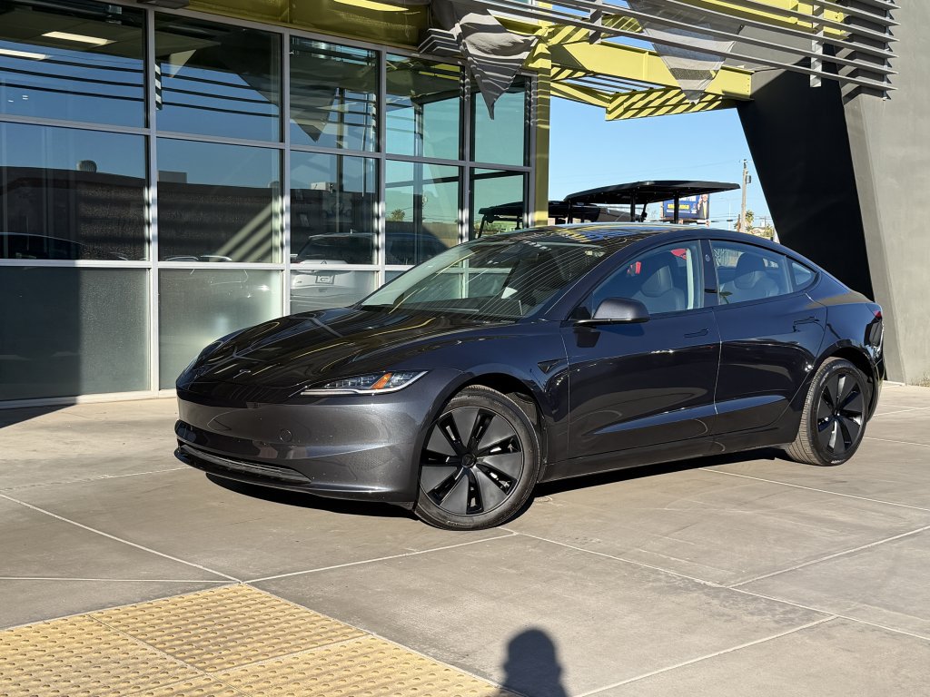 Used 2025 Tesla Model 3 Long Range RWD image 1