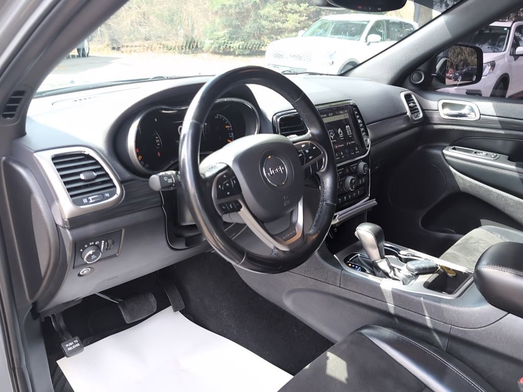 Used 2020 Jeep Grand Cherokee Altitude image 14