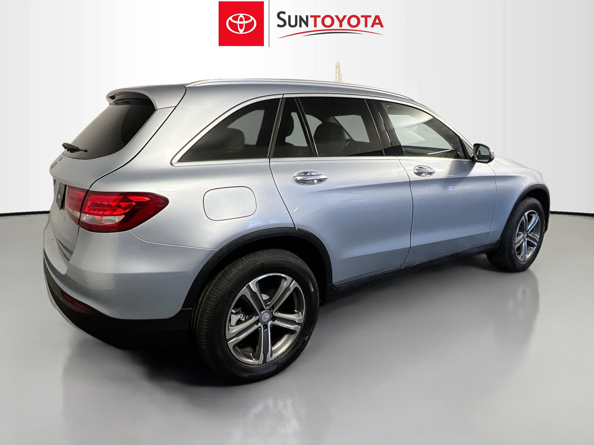 Used 2017 Mercedes-Benz GLC 300 image 4