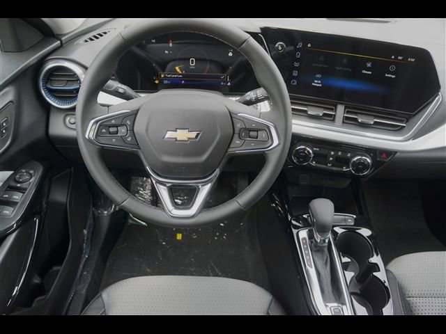 New 2026 Chevrolet Trax LT w/ LT Convenience Package FWD image 6
