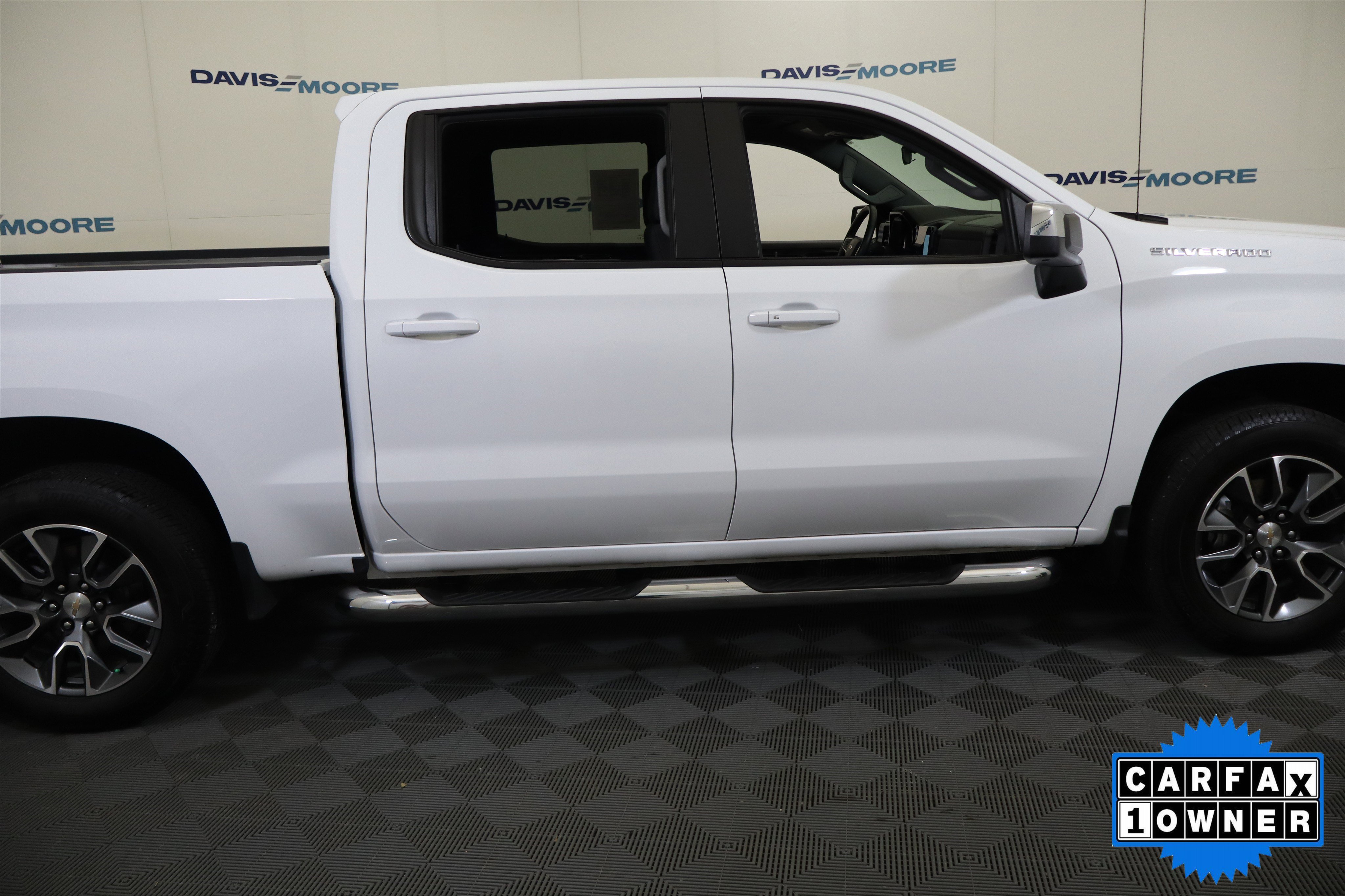 Used 2024 Chevrolet Silverado 1500 LT image 5
