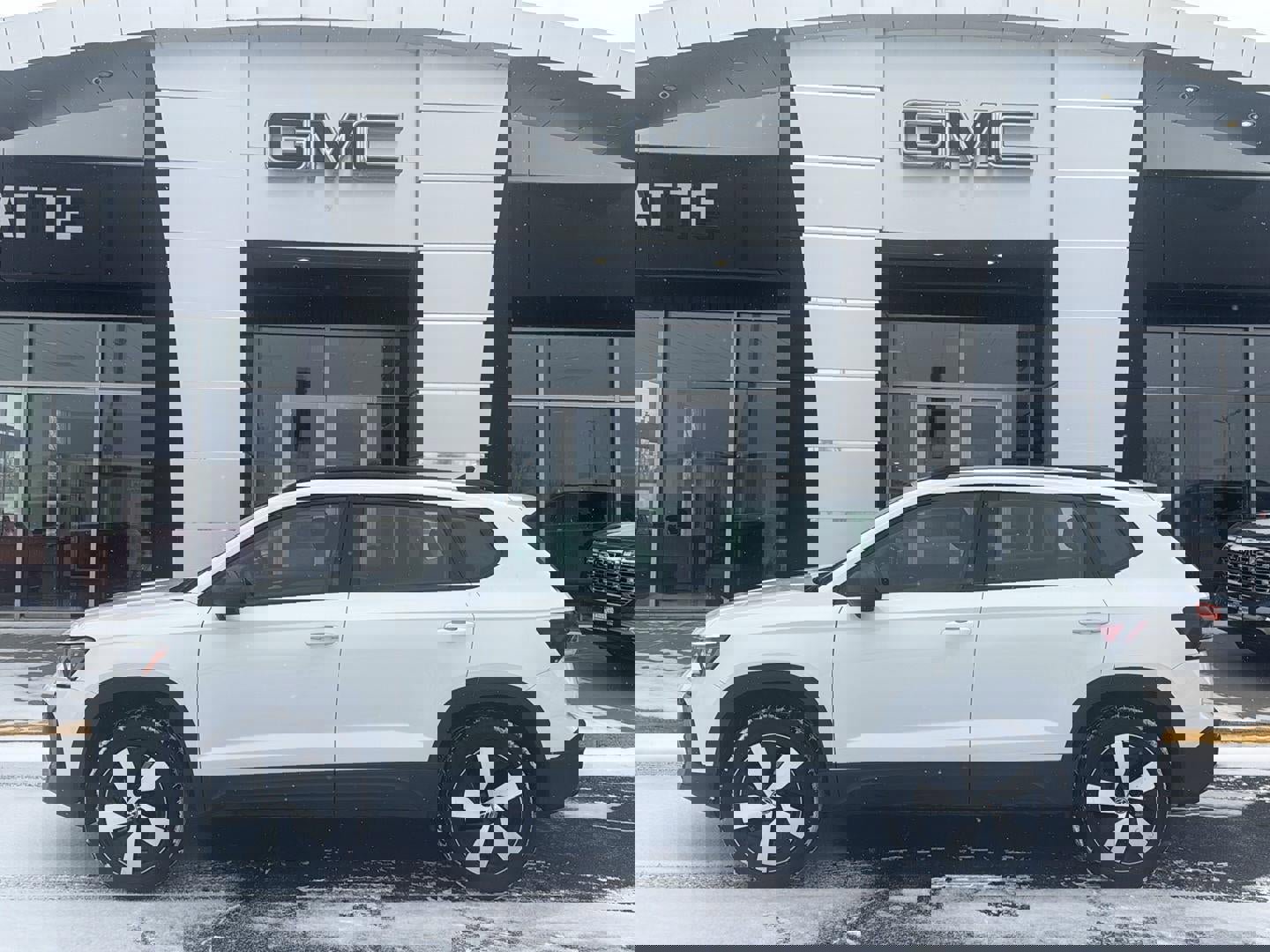 Used 2025 Volkswagen Taos S image 1