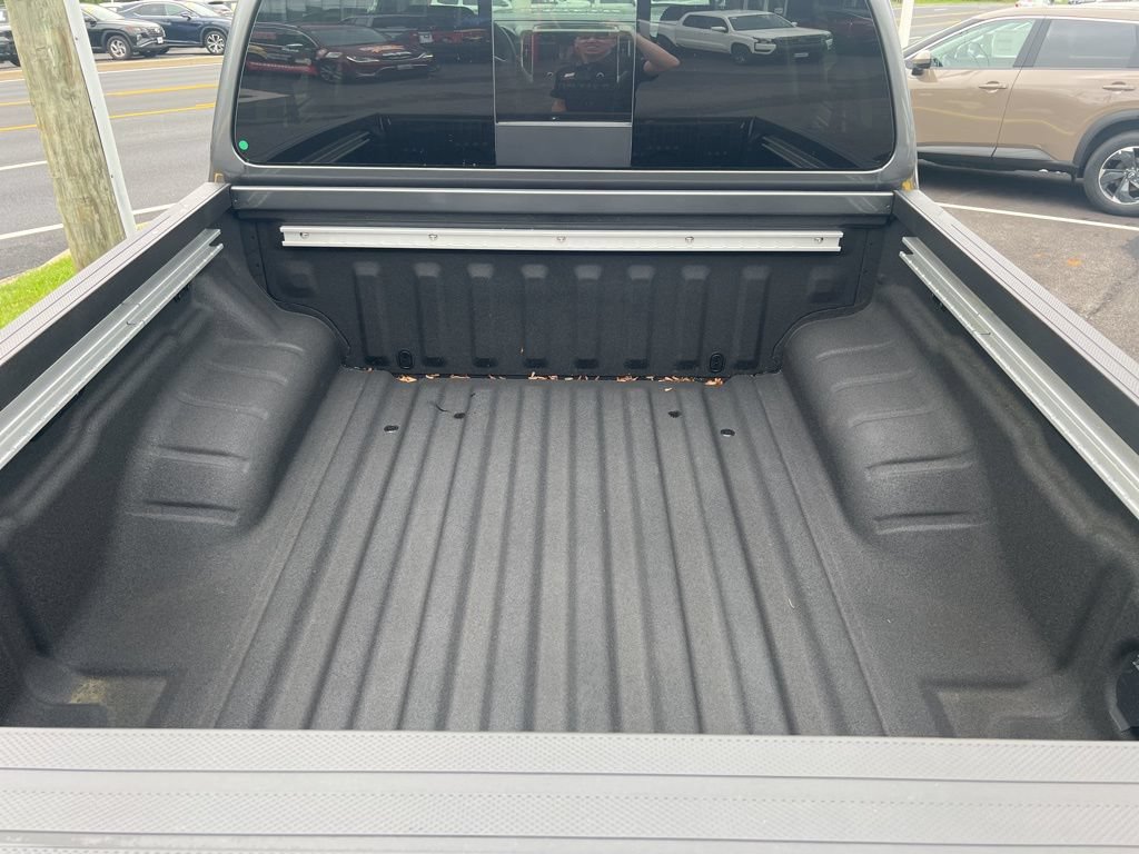 New 2025 Nissan Frontier SV w/ SV Convenience Package AWD/4WD image 13