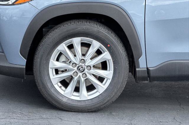 Certified 2023 Toyota Corolla Cross LE AWD/4WD image 31