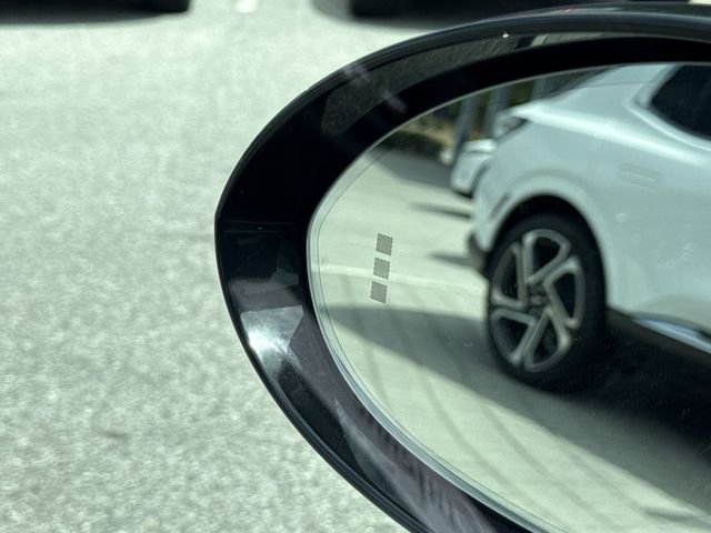 Used 2020 Porsche Cayenne image 40